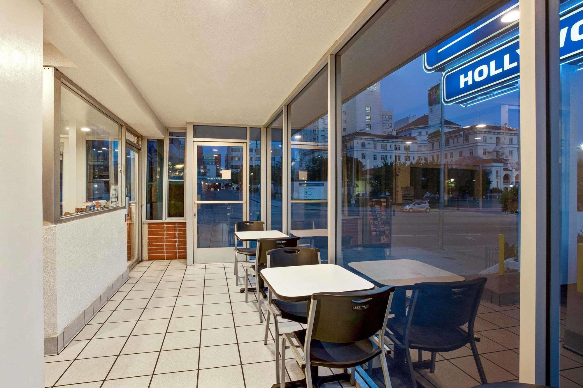 Travelodge By Wyndham Hollywood-Vermont/Sunset Los Angeles Exterior photo